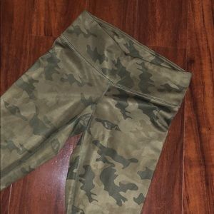 Lululemon Camo Wunder Under Crop